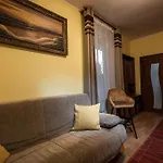 Cozy Corner - Civic Center, Free Parking, Garden With Bbq Apartment Brasov