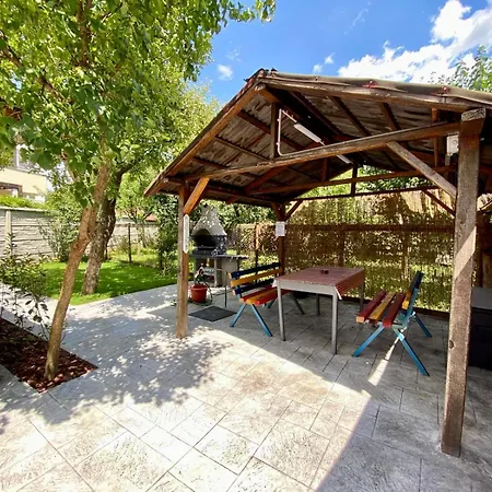 Cozy Corner - Civic Center, Free Parking, Garden With Bbq Apartment *